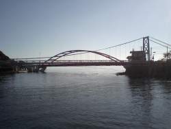 647194 B