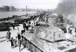 198043 B