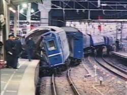 695101 B