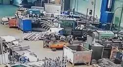 5639005 B