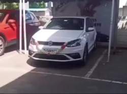 979548 B