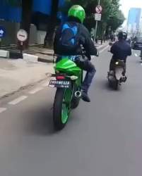 1873676 B
