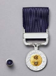 647019 B