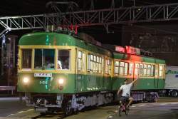 513389 B