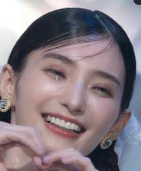 608596 B