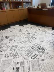 618318 B
