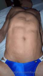 1087883 B