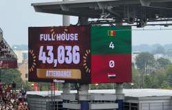 404858 B