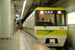 372644 B