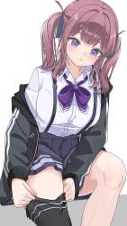 2562823 B