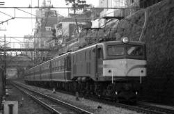 379246 B