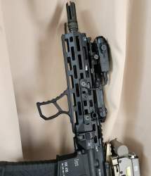 1833303 B