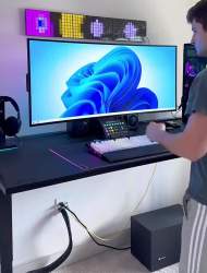 1070598 B