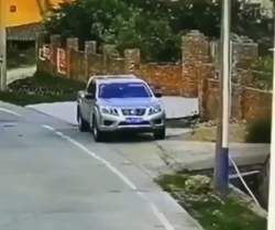 1025270 B