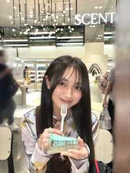 460858 B