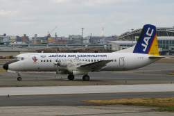 555809 B