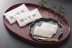261367 B