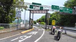 1067351 B