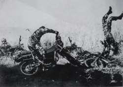 855581 B