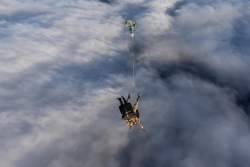 280625 B