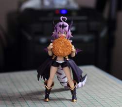323695 B
