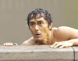 490900 B