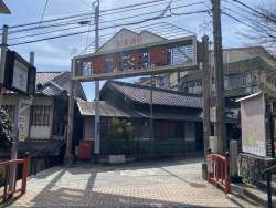 295628 B