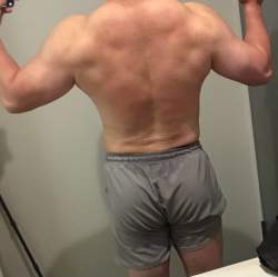303633 B