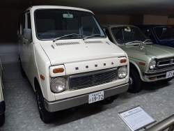 121852 B