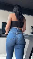 1056523 B