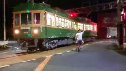 46613 B
