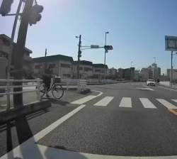 1005841 B