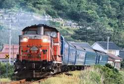 651989 B