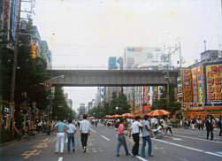564808 B