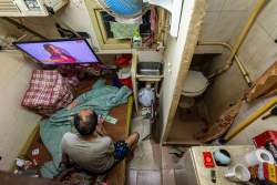 570243 B