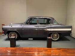 231961 B