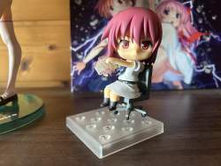 323619 B