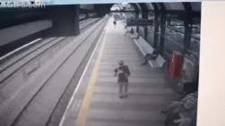 783079 B